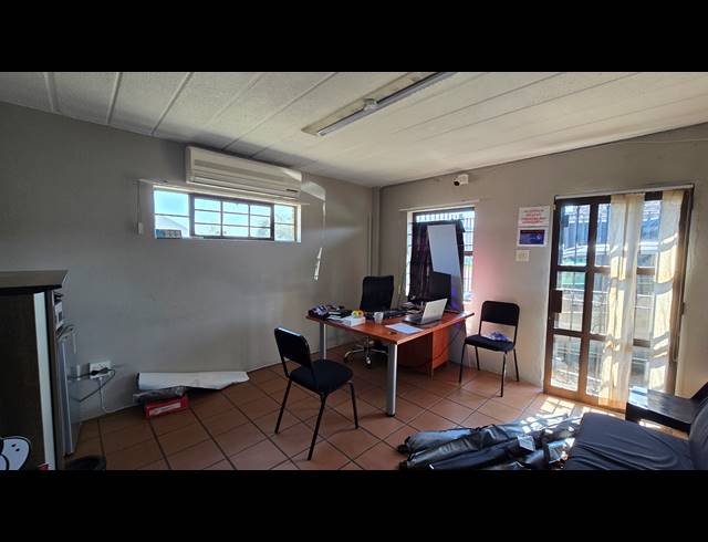 285M² WAREHOUSE TO LET IN SPARTAN